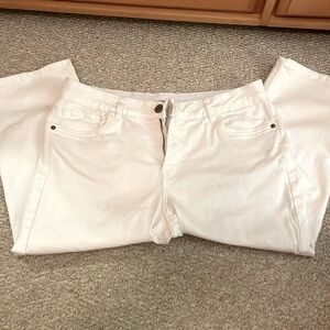 White Mid-Rise Capri Pants with Elastic/Stretchy Waist